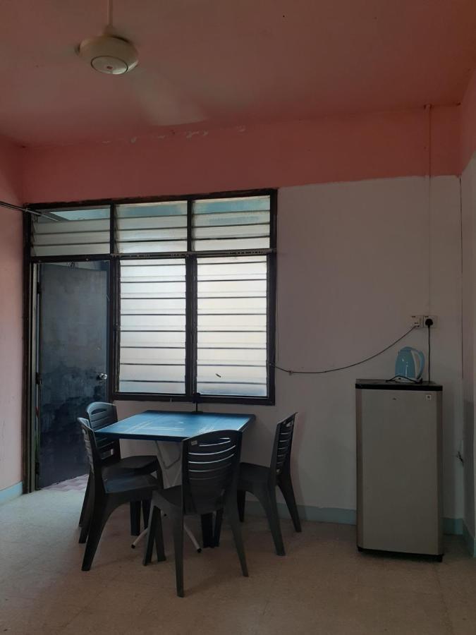 Homestay Idaman Tun Hussein - Harga Untuk 1 Rumah ,1 Bilik ,1 Bilik Air 4 Single Bed - Not Sharing Perai Extérieur photo